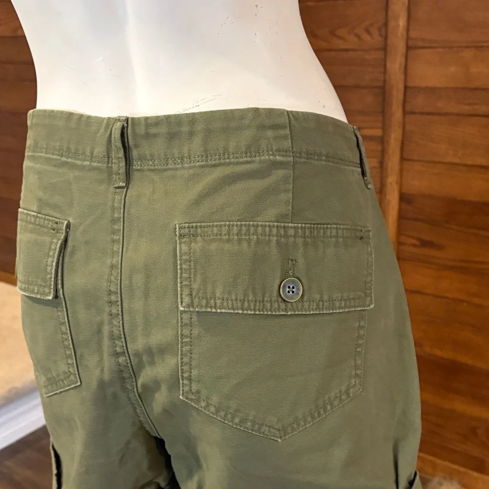 Old Navy Olive Utility Roll-Cuff Shorts - Picture 4 of 6